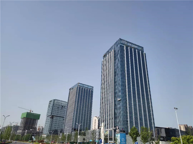 建业天筑与日月湖对望作为商丘新财智阶层的未来生活核心,将cbd核心的