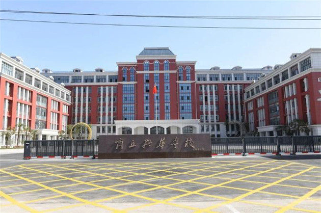 还有市一高新校区,市一中新校区,兴华学校日月湖校区,商丘实验学校