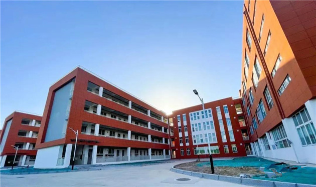 还有市一高新校区,市一中新校区,兴华学校日月湖校区,商丘实验学校