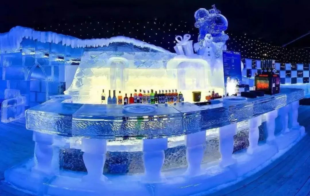 酒吧感受"极地生活"的别样美好在暑气蒸腾的夏日邂逅北国的冰雪风光