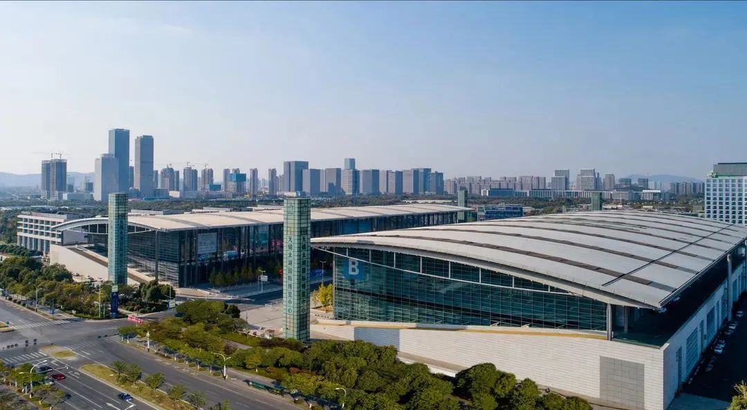 太湖国际博览中心-图源网络屹立于世界潮头的经开区市府中轴中央活力