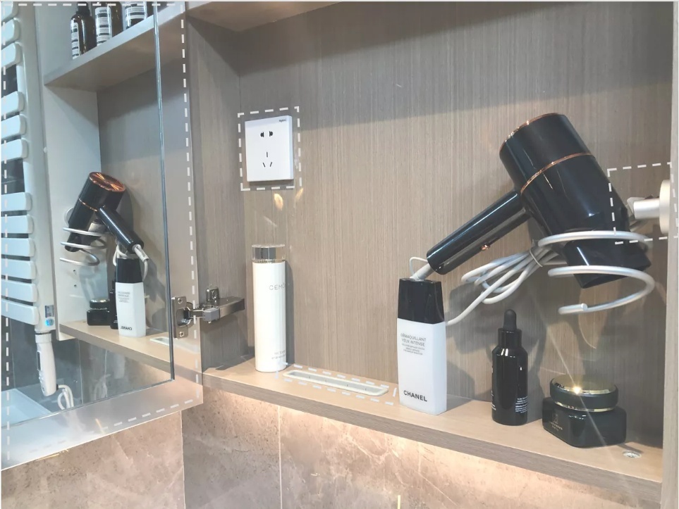 可自行调节高度,手势控制手扫控制油烟机以及厨房顶部安装奥普凉霸